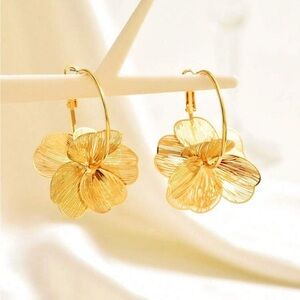 Kate Middleton Inspired Gold Floral Earrings,Elegant Statement Jewelry